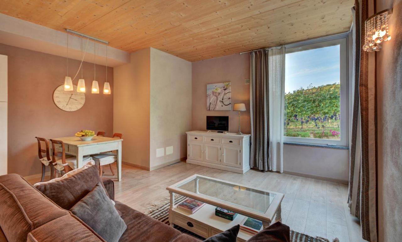 La Rosa Gialla Bio Apartments & Rooms บาโรโล ภายนอก รูปภาพ
