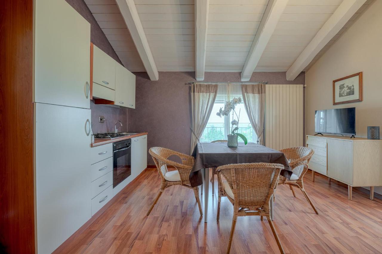 La Rosa Gialla Bio Apartments & Rooms บาโรโล ภายนอก รูปภาพ