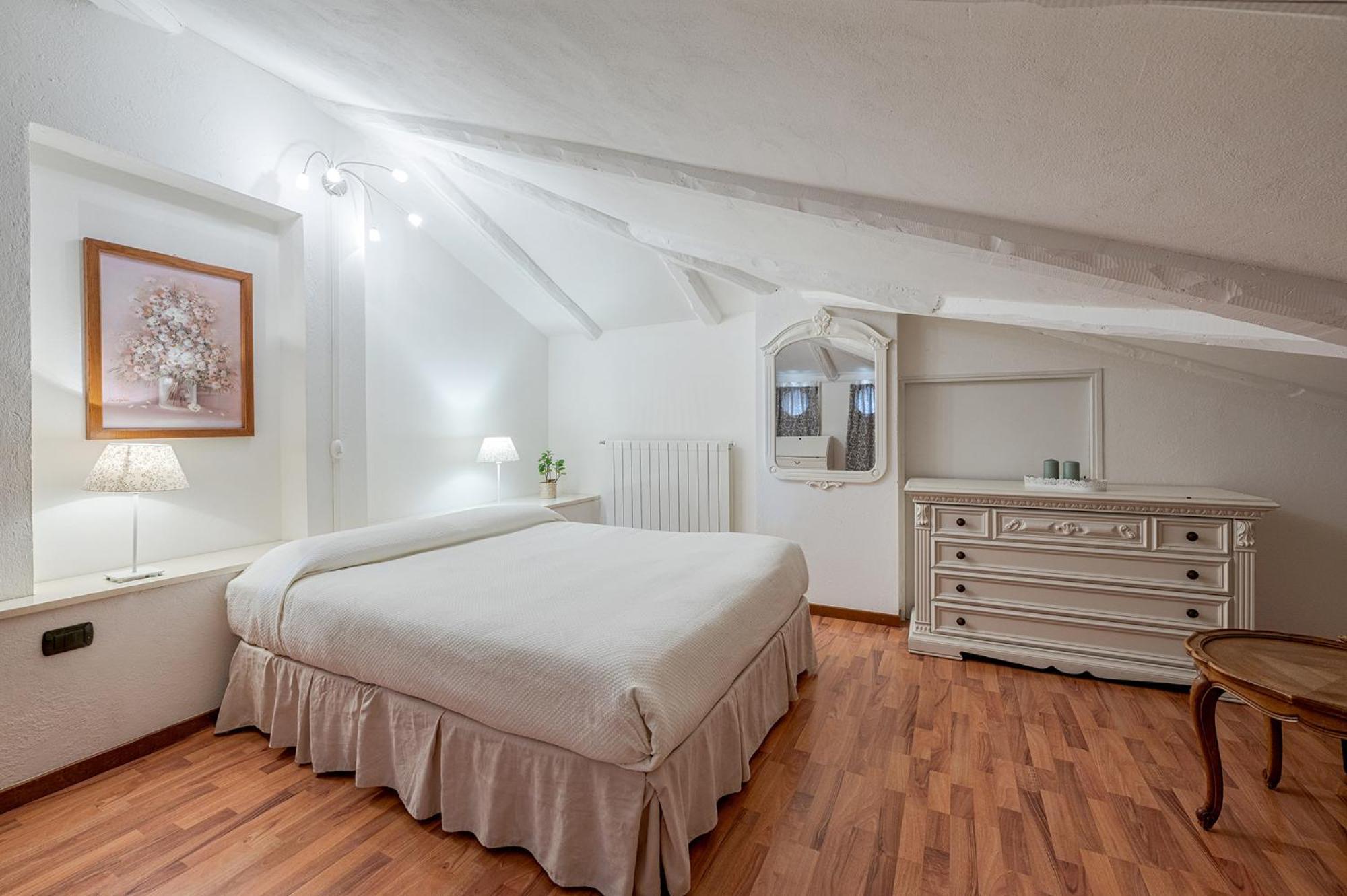 La Rosa Gialla Bio Apartments & Rooms บาโรโล ภายนอก รูปภาพ