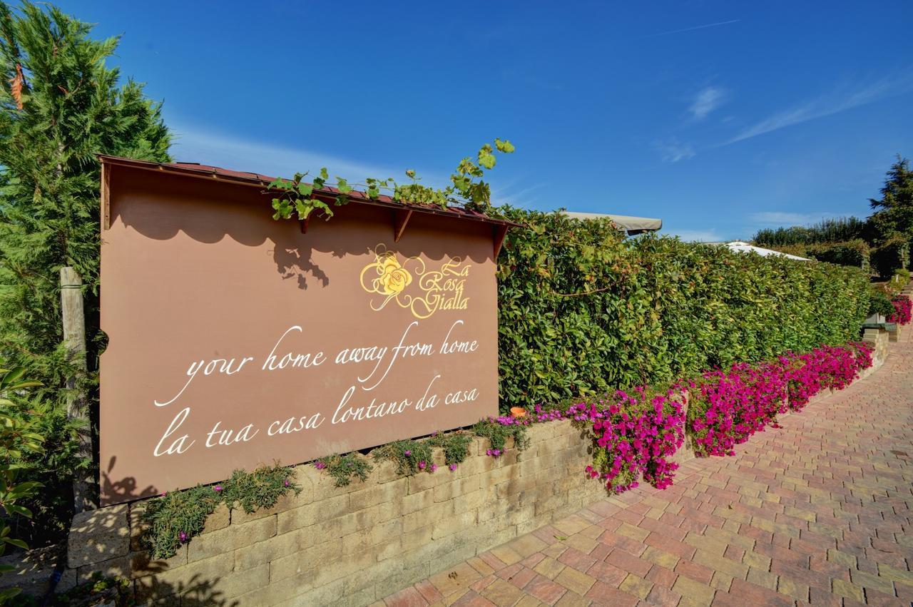 La Rosa Gialla Bio Apartments & Rooms บาโรโล ภายนอก รูปภาพ